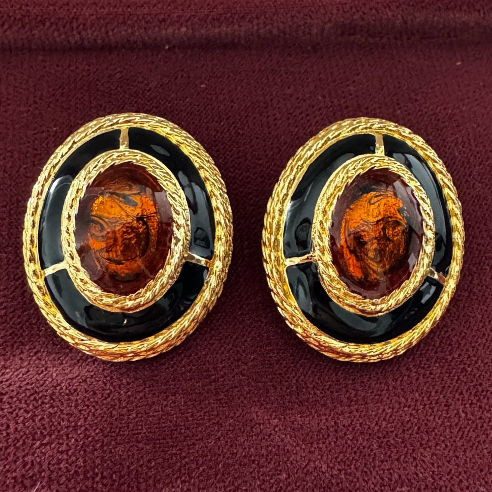 ✨Elegant Gold and Black Enamel Clip-On Earrings